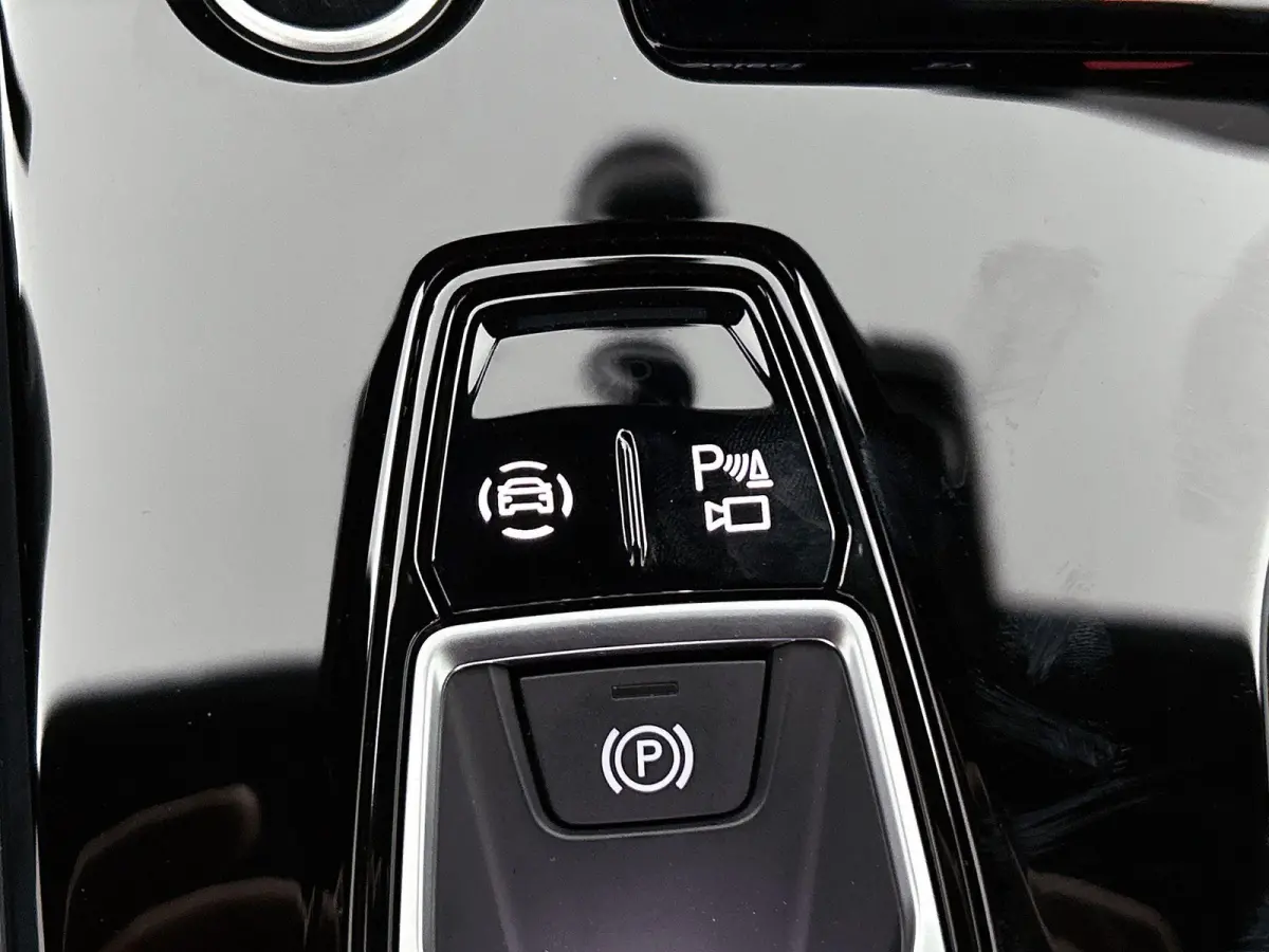 2.0 e-hybrid quattro S-Line 299 PK | Navigatie | Vierwielbesturing | Stoelverwarming | Tech plus | Optiek Pakket Zwart | Audi drive select | Memory Seats | Comfortpakket | Adaptive cruise co