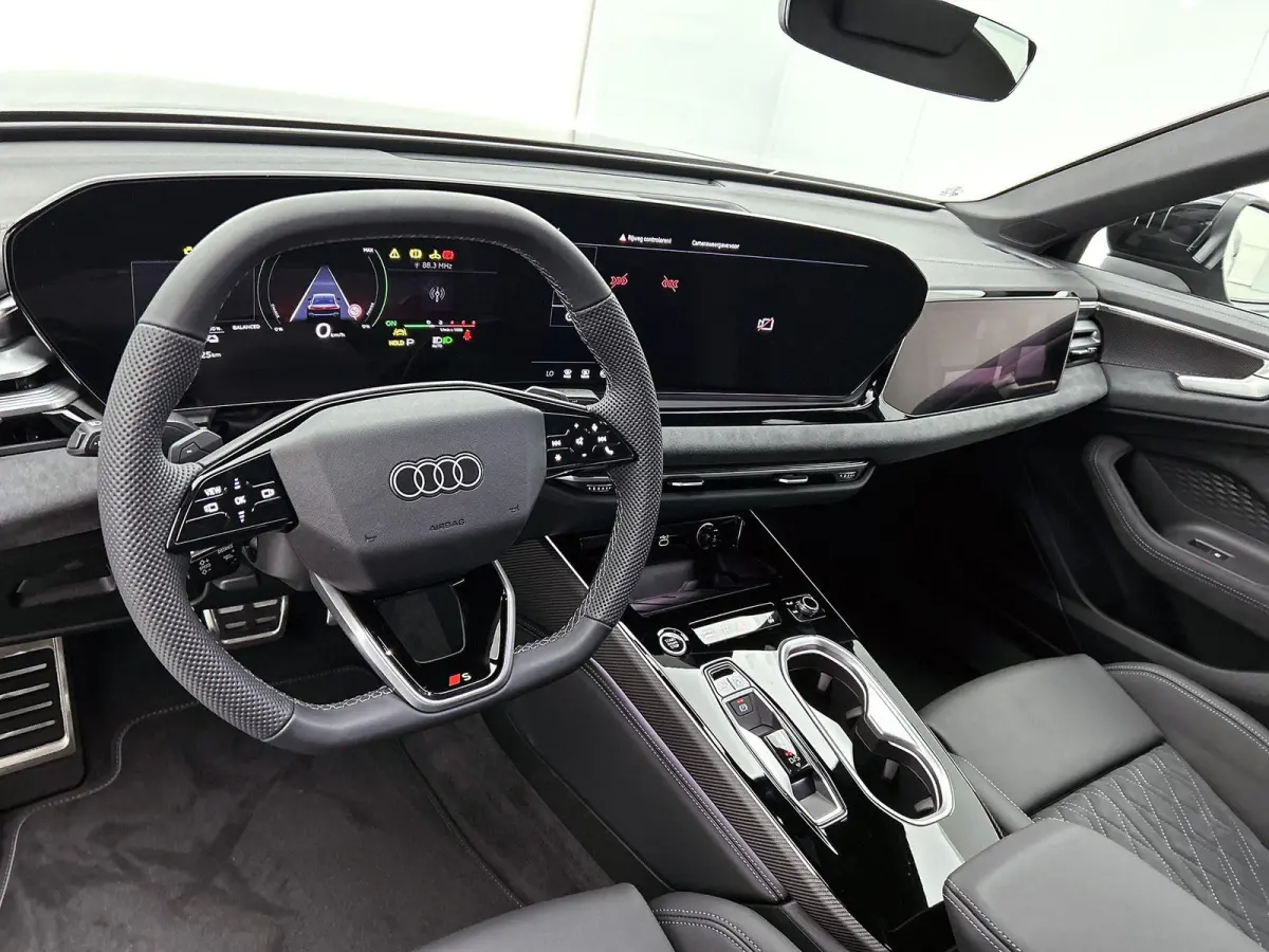 2.0 e-hybrid quattro S-Line 299 PK | Navigatie | Vierwielbesturing | Stoelverwarming | Tech plus | Optiek Pakket Zwart | Audi drive select | Memory Seats | Comfortpakket | Adaptive cruise co