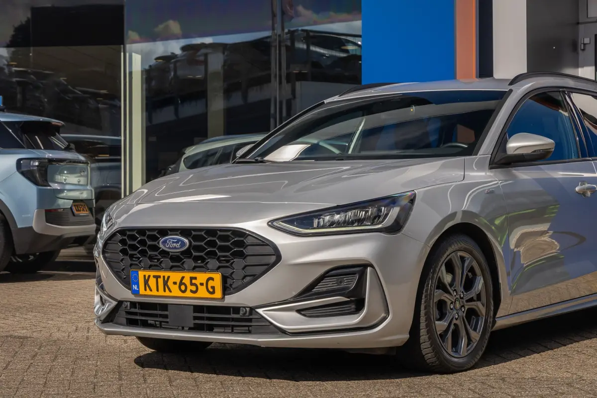1.0 EcoBoost Hybrid ST Line Style | Lederen Stoelen | Cruise Control | Achteruitrijcamera | Winterpack | Full-LED koplampen | Lane Asist | Apple Carplay/Android Auto | Achteruitrijcamera | A