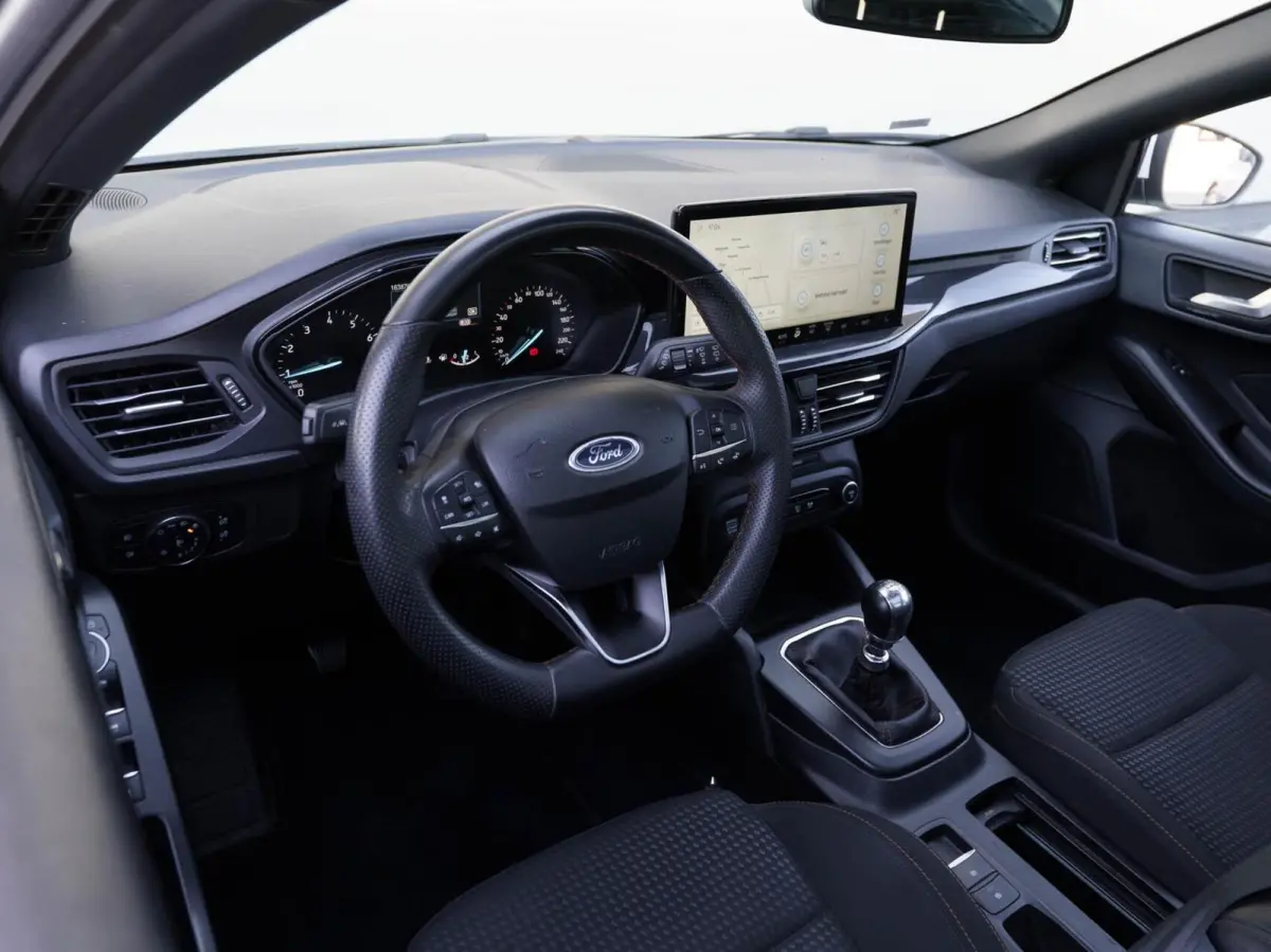 1.0 EcoBoost Hybrid 125pk ST Line | Panoramadak | Groot scherm navigatie | Winterpakket