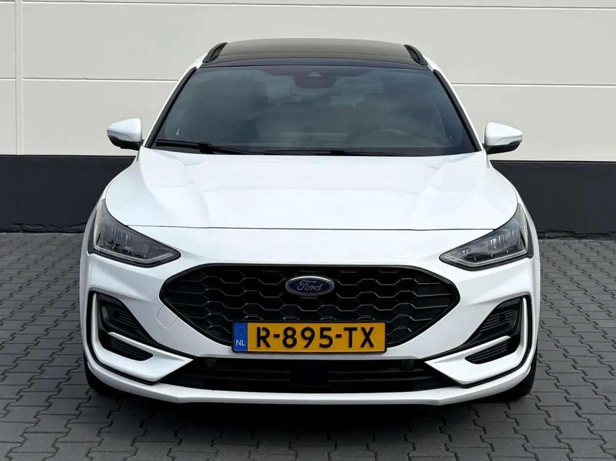 1.0 EcoBoost Hybrid 125pk ST Line | Panoramadak | Groot scherm navigatie | Winterpakket