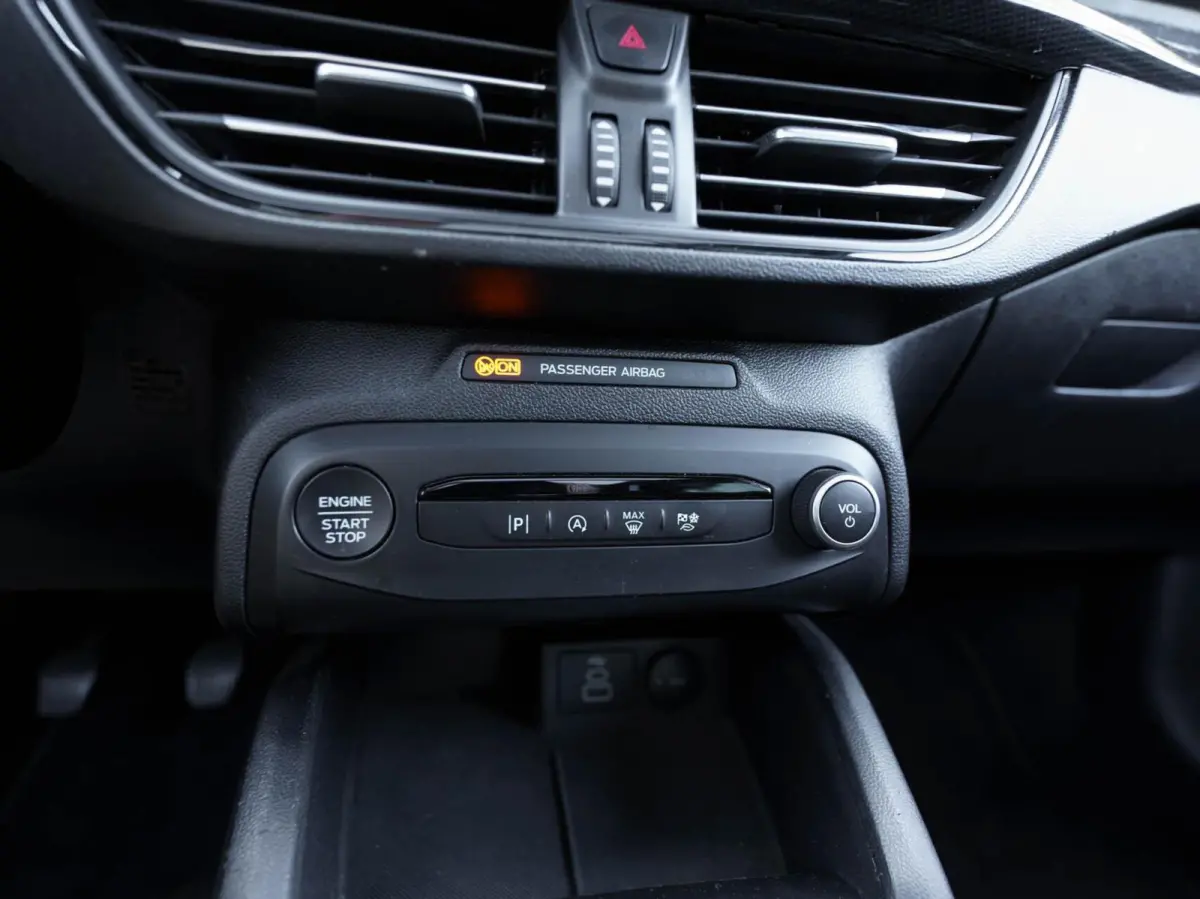1.0 EcoBoost Hybrid 125pk ST Line | Panoramadak | Groot scherm navigatie | Winterpakket
