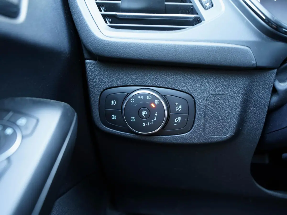 1.0 EcoBoost Hybrid 125pk ST Line | Panoramadak | Groot scherm navigatie | Winterpakket