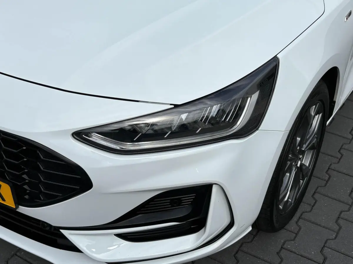 1.0 EcoBoost Hybrid 125pk ST Line | Panoramadak | Groot scherm navigatie | Winterpakket