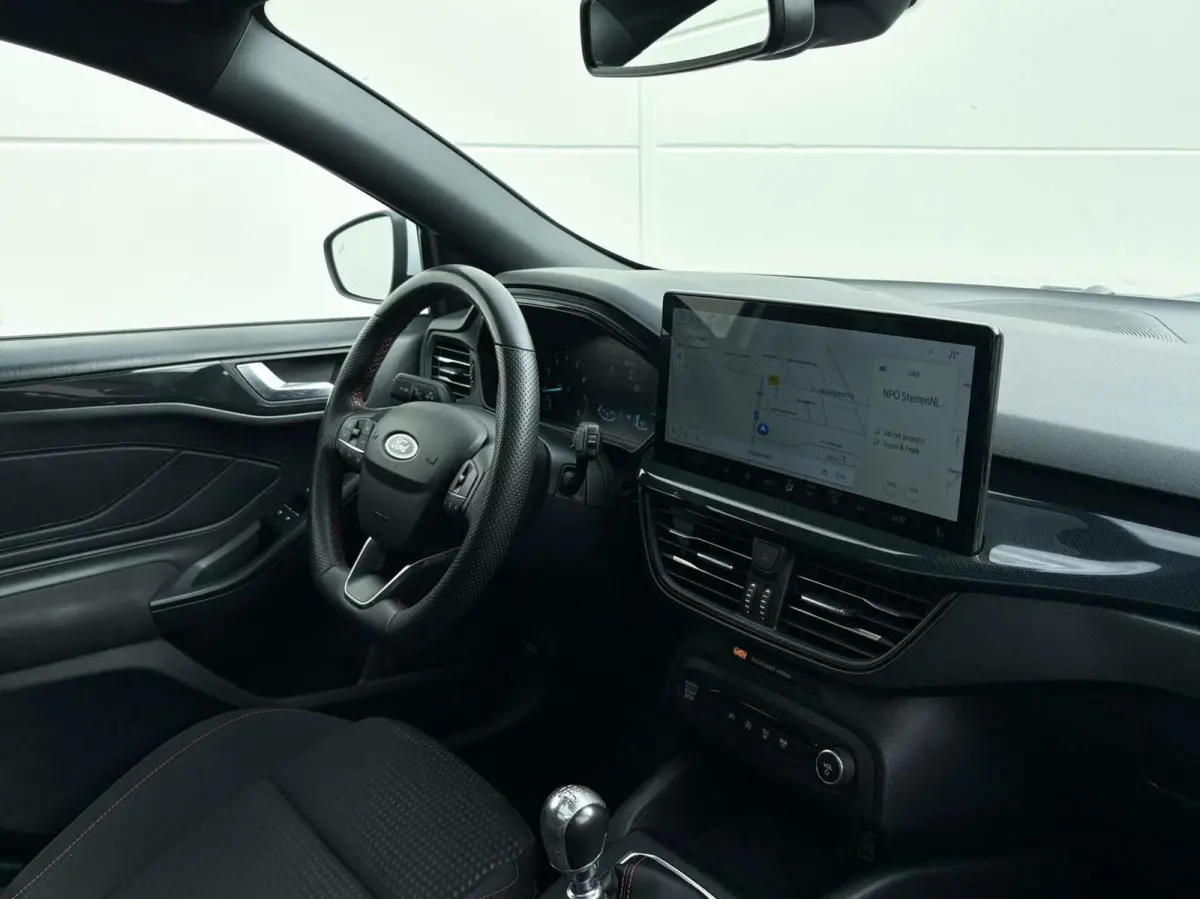 1.0 EcoBoost Hybrid 125pk ST Line | Panoramadak | Groot scherm navigatie | Winterpakket