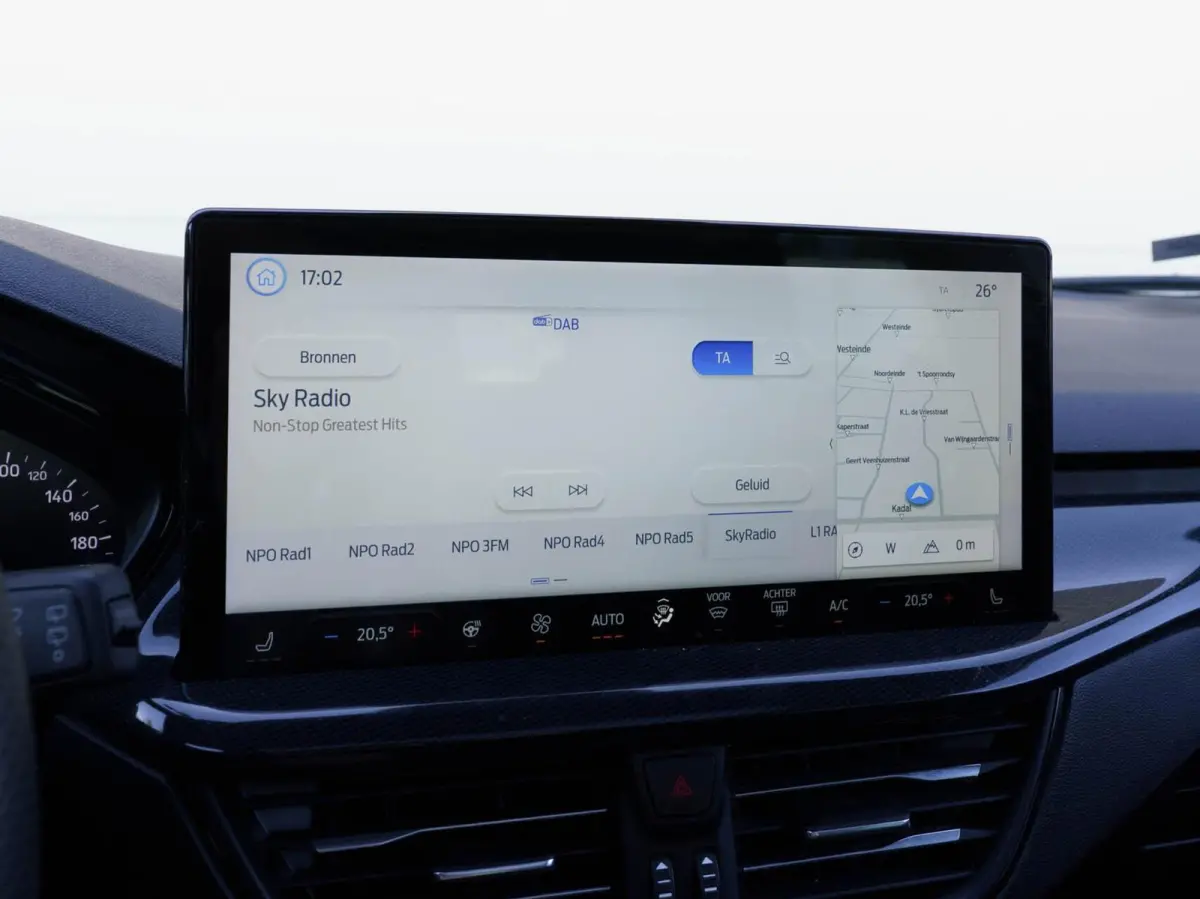 1.0 EcoBoost Hybrid 125pk ST Line | Panoramadak | Groot scherm navigatie | Winterpakket