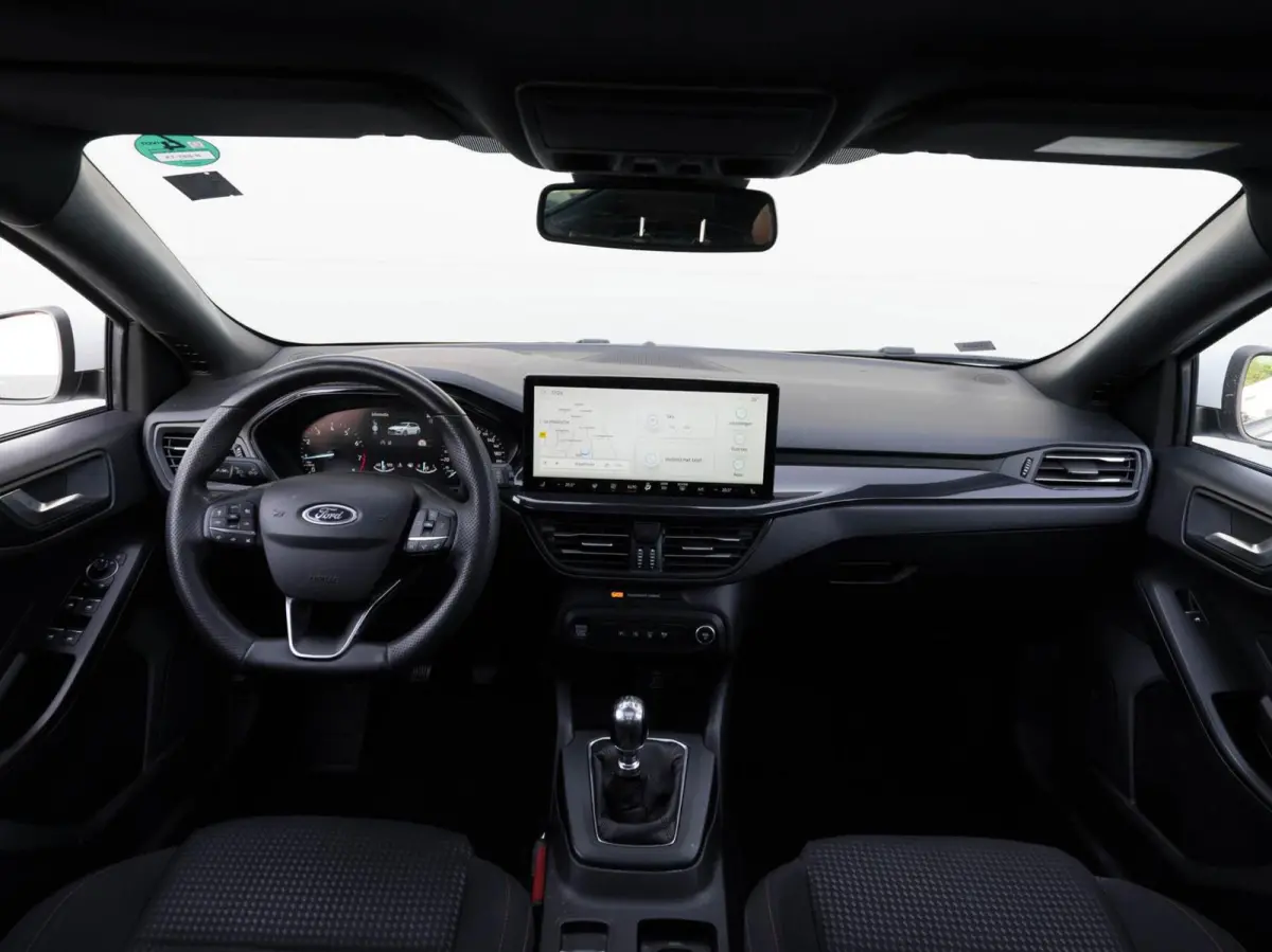 1.0 EcoBoost Hybrid 125pk ST Line | Panoramadak | Groot scherm navigatie | Winterpakket