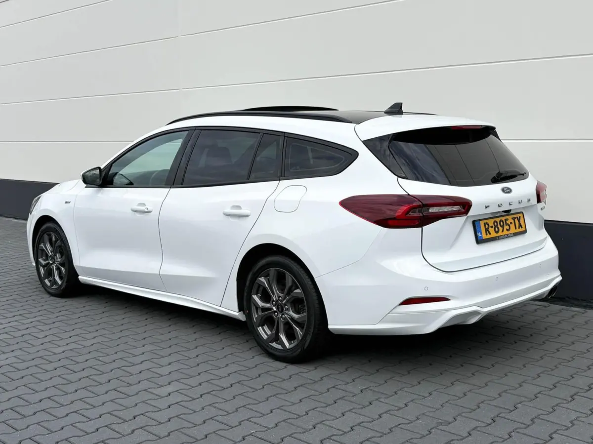 1.0 EcoBoost Hybrid 125pk ST Line | Panoramadak | Groot scherm navigatie | Winterpakket