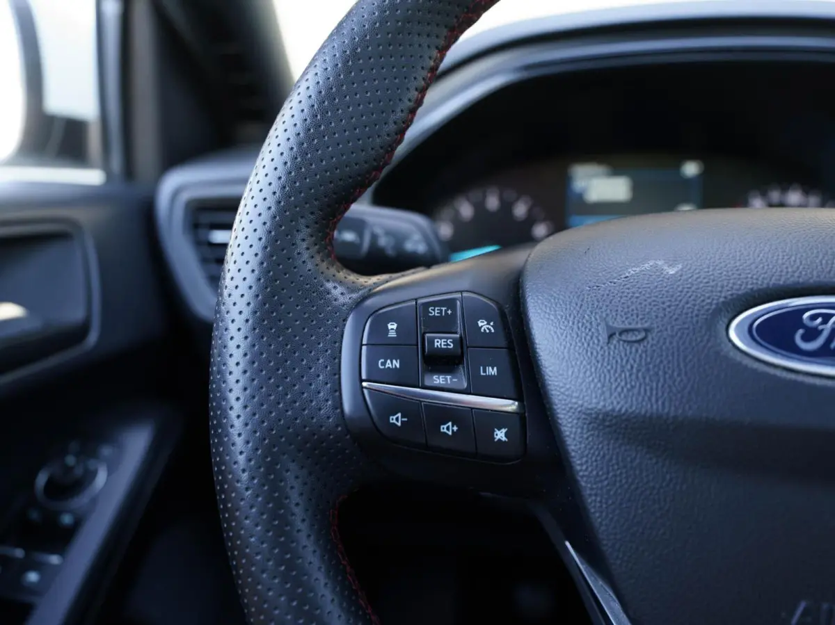 1.0 EcoBoost Hybrid 125pk ST Line | Panoramadak | Groot scherm navigatie | Winterpakket