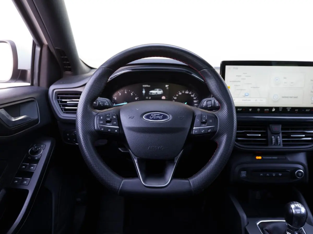 1.0 EcoBoost Hybrid 125pk ST Line | Panoramadak | Groot scherm navigatie | Winterpakket