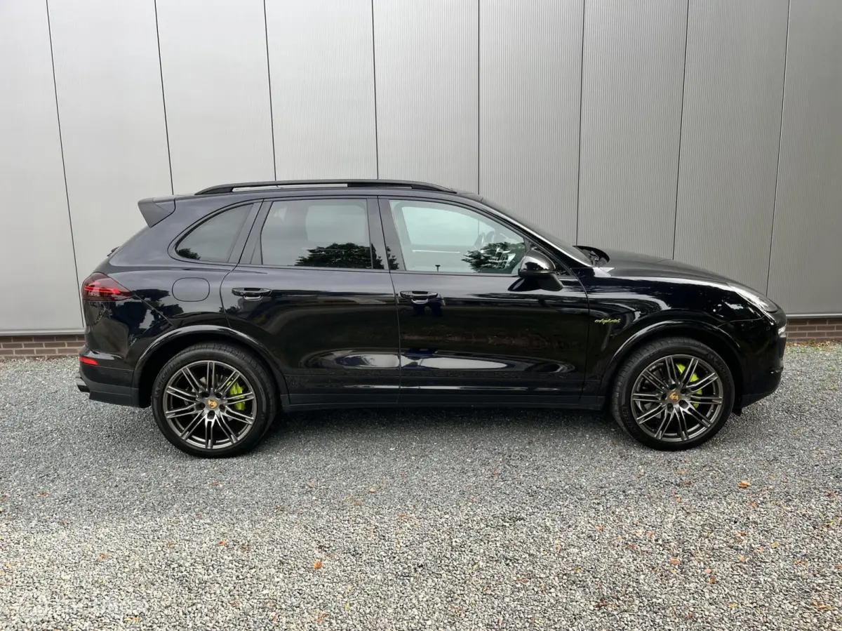 3.0 S E-Hybrid Platinum Edition