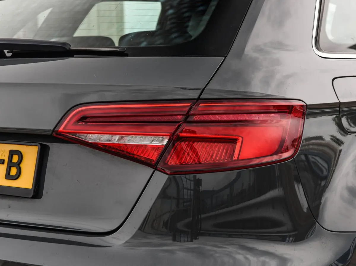 30 TFSI Sport S Line Edition | Automaat | 3x S-Line | LED | Navigatie | Cruise Control | 18"