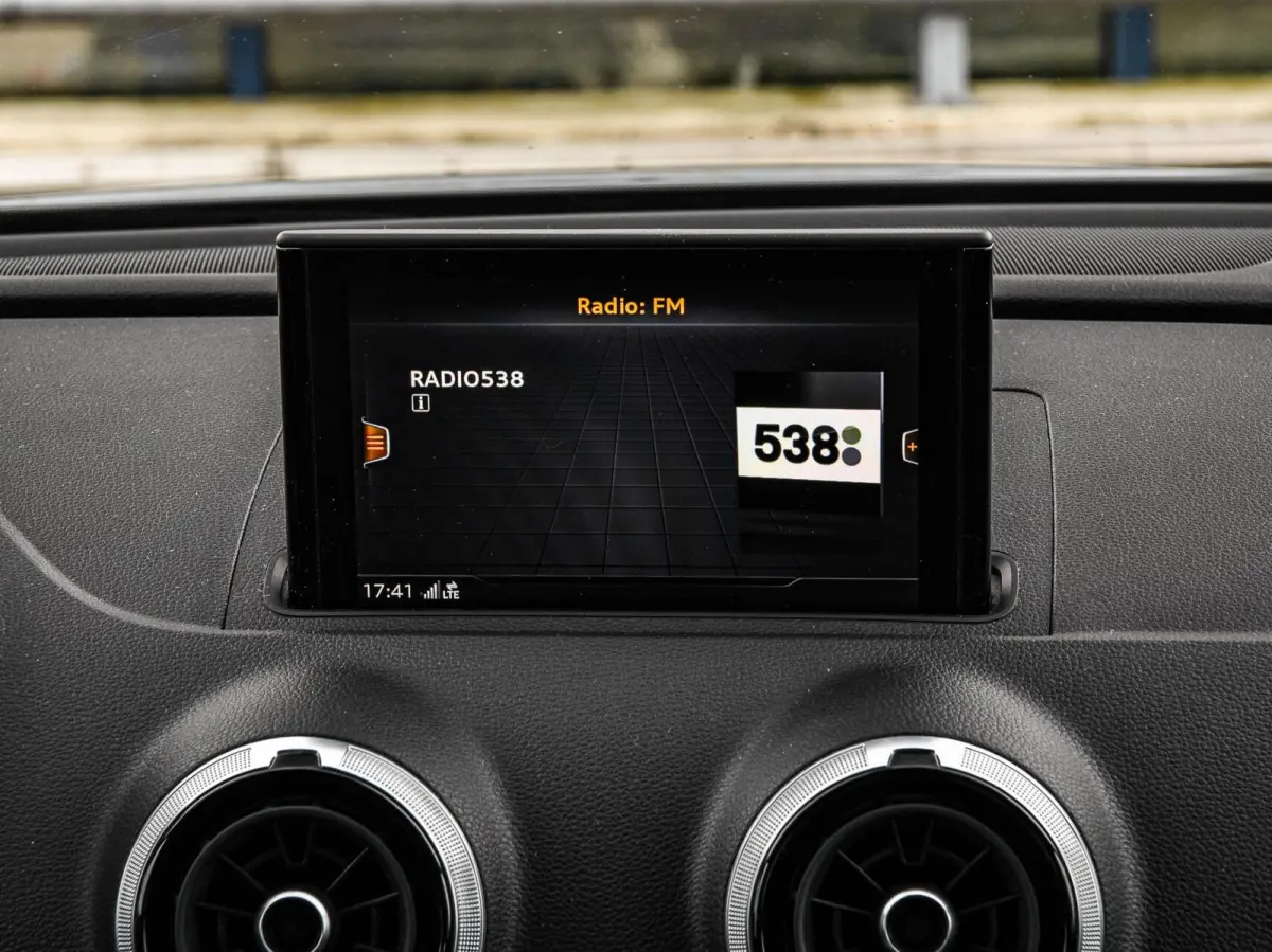 30 TFSI Sport S Line Edition | Automaat | 3x S-Line | LED | Navigatie | Cruise Control | 18"