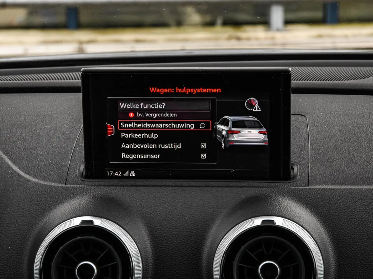 30 TFSI Sport S Line Edition | Automaat | 3x S-Line | LED | Navigatie | Cruise Control | 18"