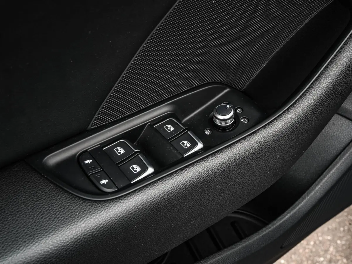 30 TFSI Sport S Line Edition | Automaat | 3x S-Line | LED | Navigatie | Cruise Control | 18"