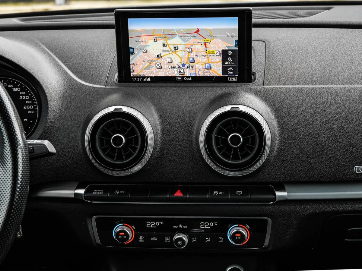 30 TFSI Sport S Line Edition | Automaat | 3x S-Line | LED | Navigatie | Cruise Control | 18"