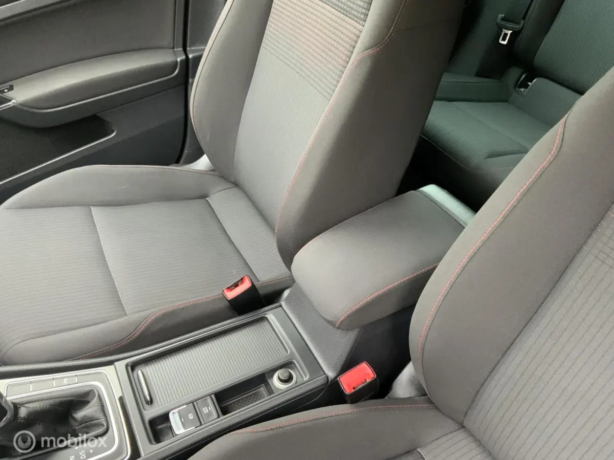 1.0 TSI Comfortline,CarPlay,Cruise,Park sensor,Automaat.