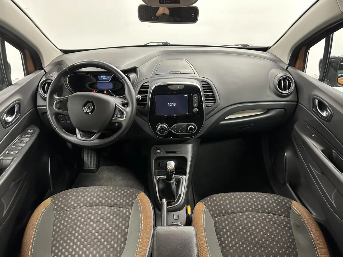 0.9 TCe Intens NAVI CAMERA CRUISE TREKHAAK LM ECC .