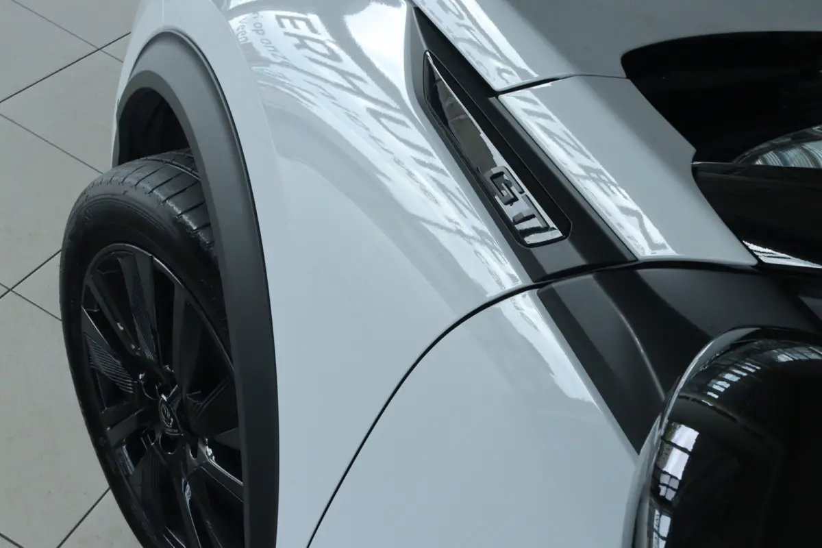 1.2 Hybrid 145 GT | Adapt. Cruise | 360 Camera | Navigatie | Carplay | 18 Inch Evissa | Keyless | Climate | LED |