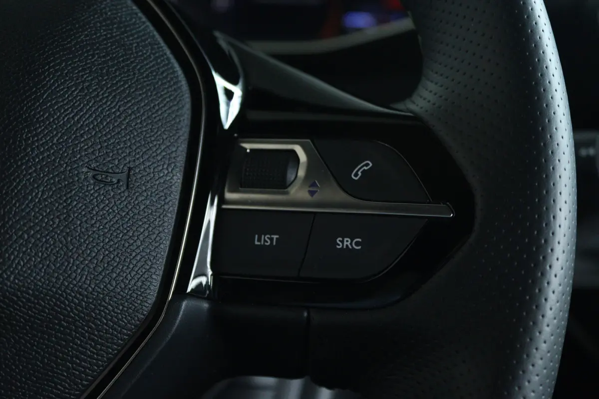 1.2 Hybrid 145 GT | Adapt. Cruise | 360 Camera | Navigatie | Carplay | 18 Inch Evissa | Keyless | Climate | LED |