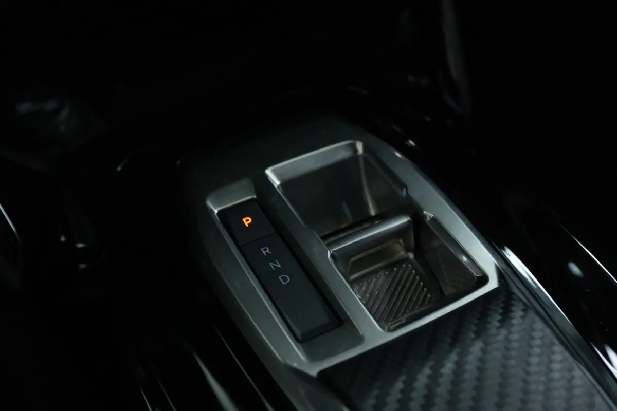 1.2 Hybrid 145 GT | Adapt. Cruise | 360 Camera | Navigatie | Carplay | 18 Inch Evissa | Keyless | Climate | LED |
