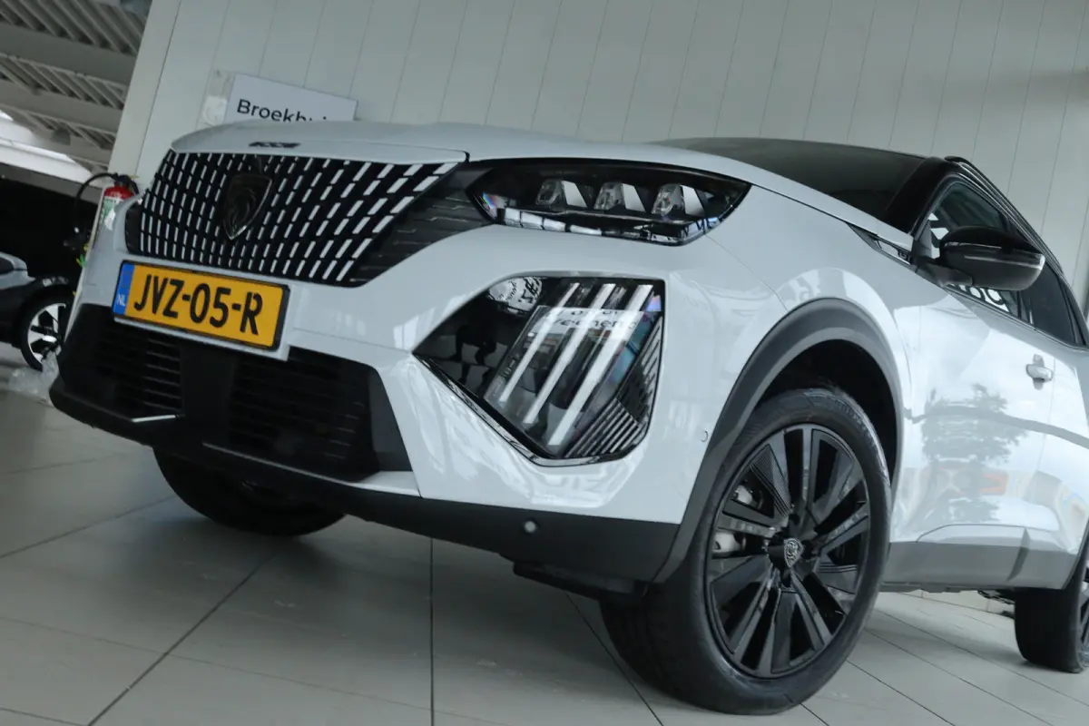 1.2 Hybrid 145 GT | Adapt. Cruise | 360 Camera | Navigatie | Carplay | 18 Inch Evissa | Keyless | Climate | LED |