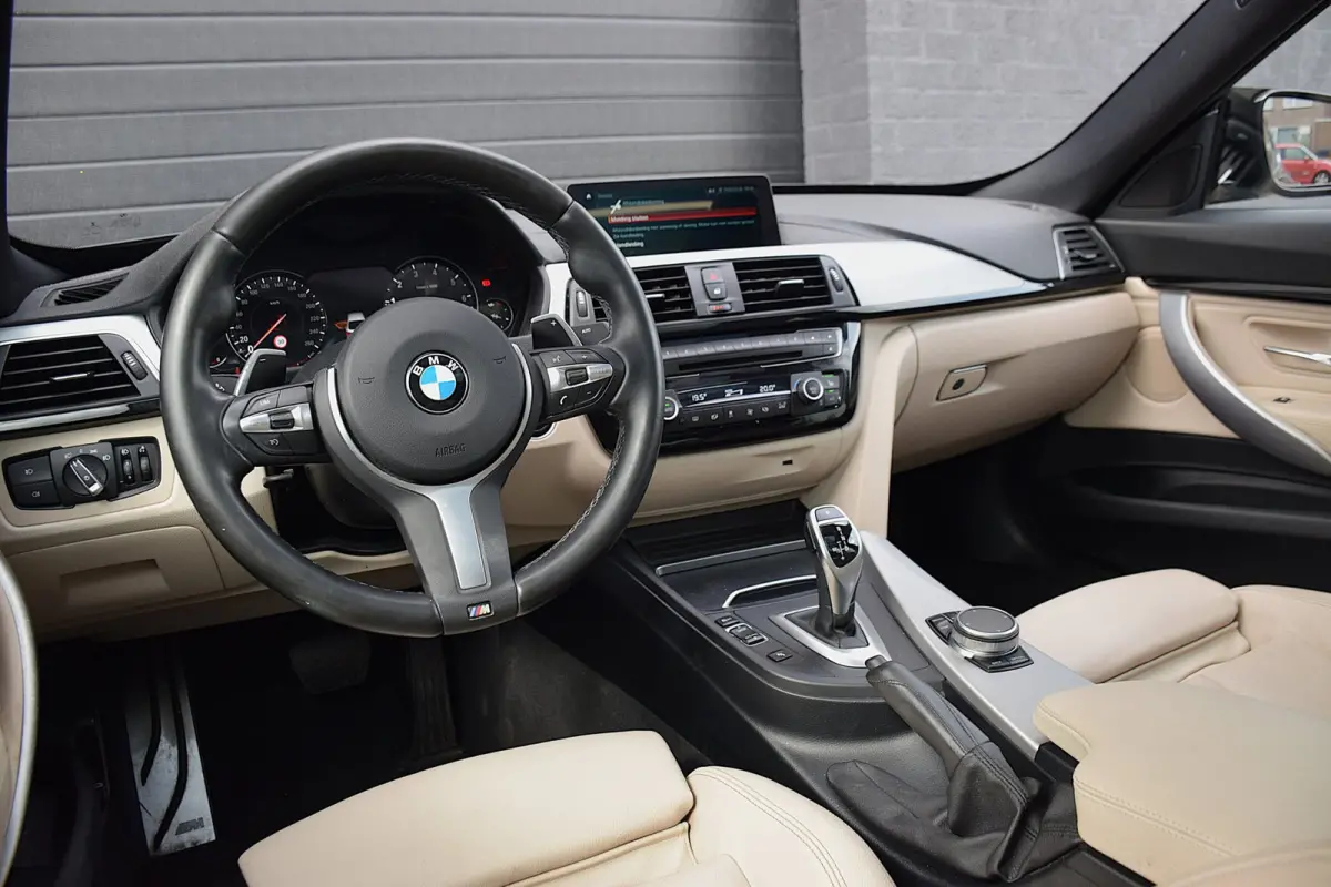 320i High Executive*M-Pakket*Pano*Head-up*Virtual cockpit*Camera*Enz