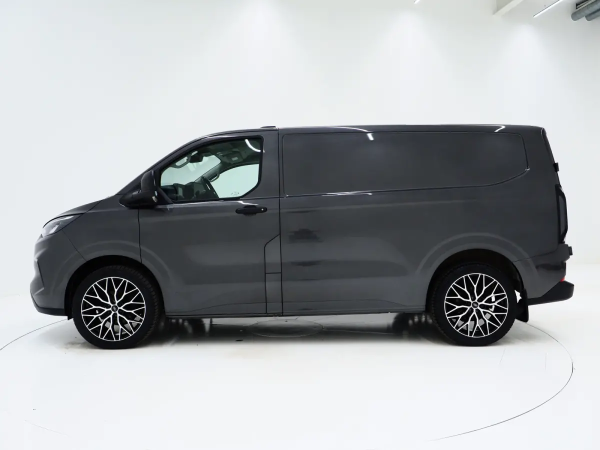 320 2.0 TDCI L1H1 Limited | 3 Zitplaatsen | Keyless | Adaptive Cruise | Stoelverwarming | Camera | Dodehoek | Carplay