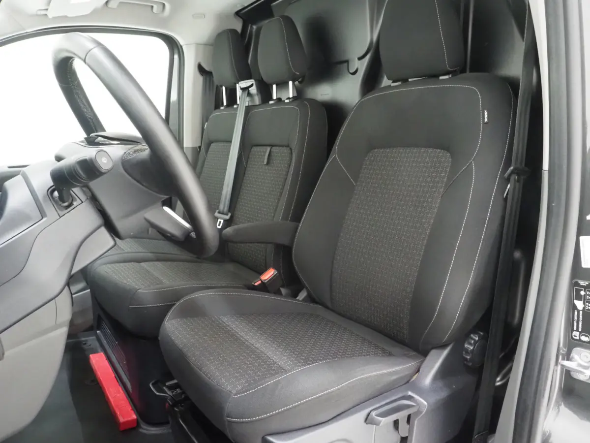 320 2.0 TDCI L1H1 Limited | 3 Zitplaatsen | Keyless | Adaptive Cruise | Stoelverwarming | Camera | Dodehoek | Carplay
