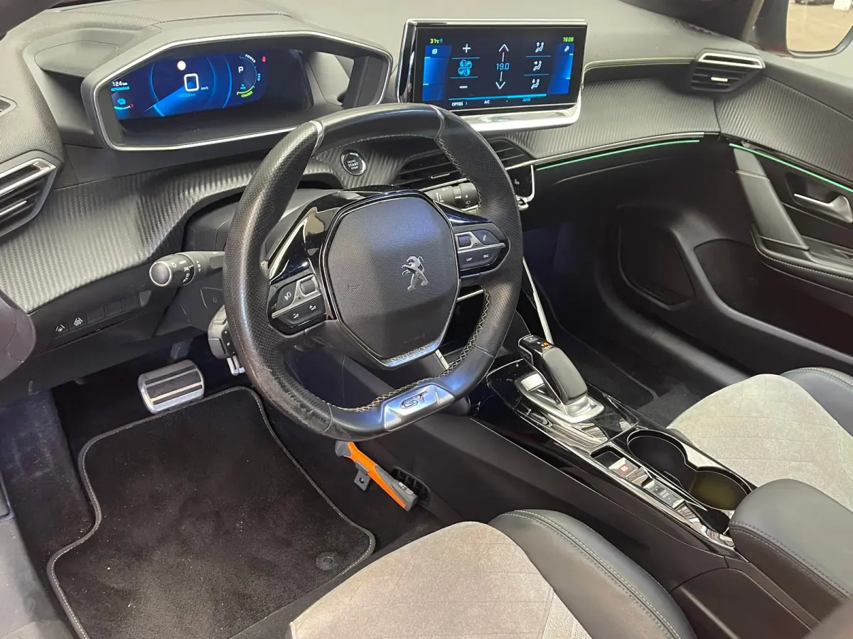 EV GT 350 50 kWh Panorama Dak | Leder/Alcantara | Stoelverwarming | Parkeersensoren Rondom | Camera | Navigatie | Achteruitrijcamera | Airco (automatisch) | Cruise control adaptief met Stop&