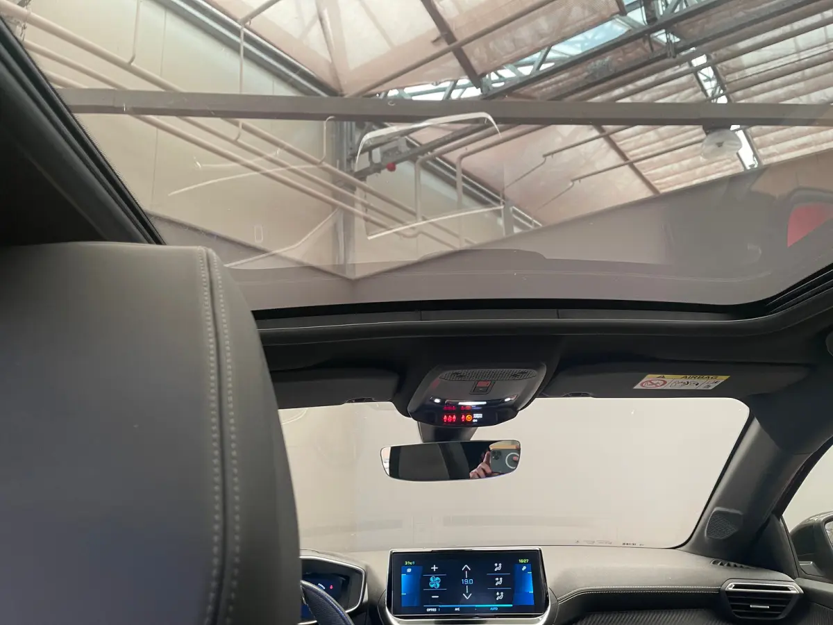 EV GT 350 50 kWh Panorama Dak | Leder/Alcantara | Stoelverwarming | Parkeersensoren Rondom | Camera | Navigatie | Achteruitrijcamera | Airco (automatisch) | Cruise control adaptief met Stop&