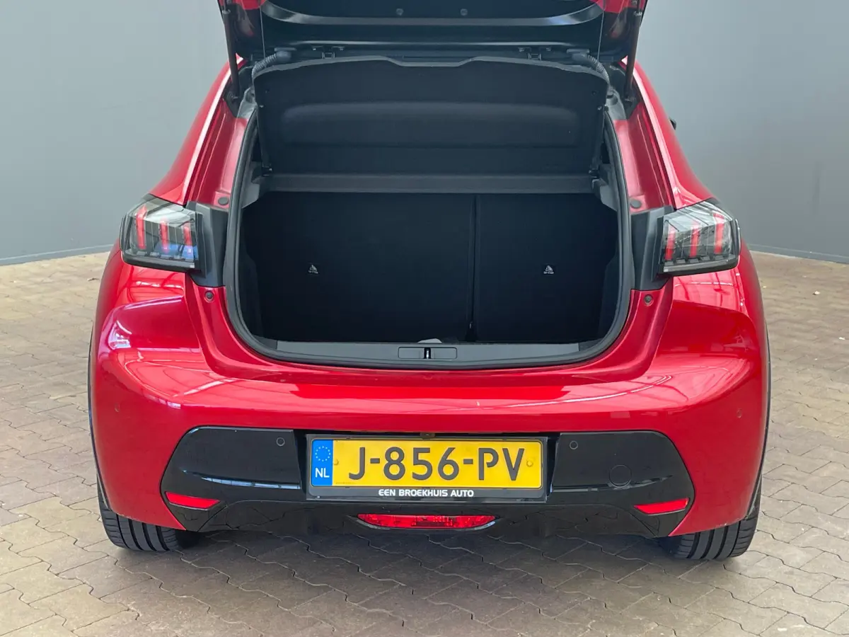 EV GT 350 50 kWh Panorama Dak | Leder/Alcantara | Stoelverwarming | Parkeersensoren Rondom | Camera | Navigatie | Achteruitrijcamera | Airco (automatisch) | Cruise control adaptief met Stop&