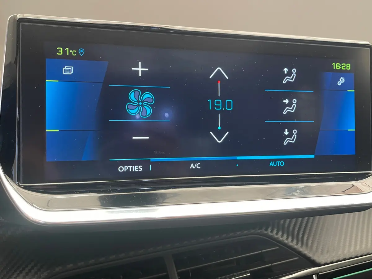 EV GT 350 50 kWh Panorama Dak | Leder/Alcantara | Stoelverwarming | Parkeersensoren Rondom | Camera | Navigatie | Achteruitrijcamera | Airco (automatisch) | Cruise control adaptief met Stop&