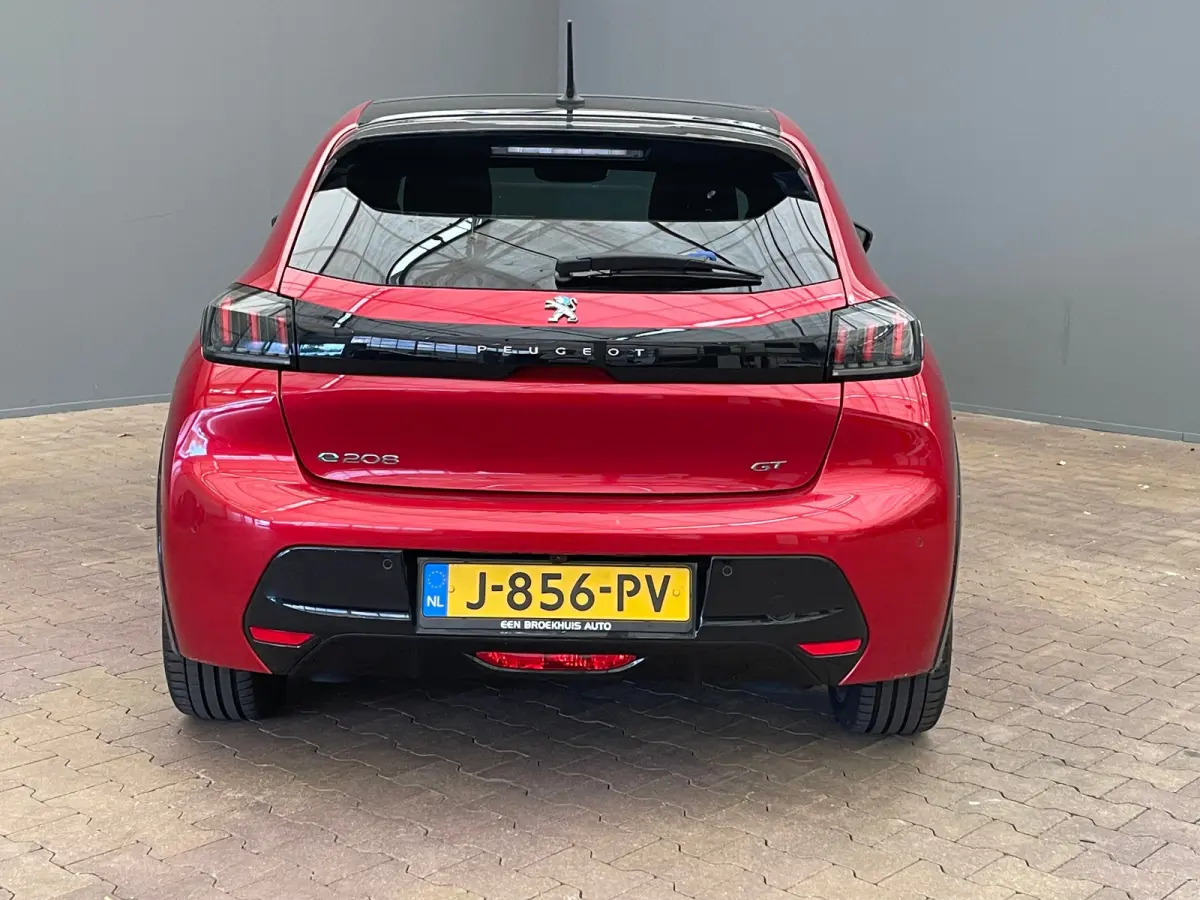 EV GT 350 50 kWh Panorama Dak | Leder/Alcantara | Stoelverwarming | Parkeersensoren Rondom | Camera | Navigatie | Achteruitrijcamera | Airco (automatisch) | Cruise control adaptief met Stop&