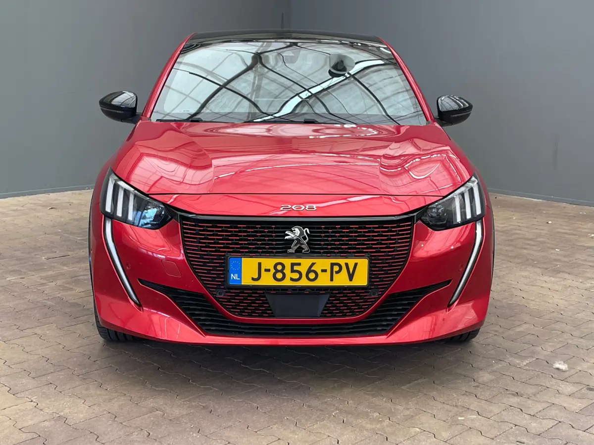 EV GT 350 50 kWh Panorama Dak | Leder/Alcantara | Stoelverwarming | Parkeersensoren Rondom | Camera | Navigatie | Achteruitrijcamera | Airco (automatisch) | Cruise control adaptief met Stop&