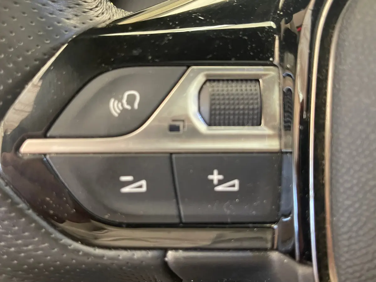 EV GT 350 50 kWh Panorama Dak | Leder/Alcantara | Stoelverwarming | Parkeersensoren Rondom | Camera | Navigatie | Achteruitrijcamera | Airco (automatisch) | Cruise control adaptief met Stop&
