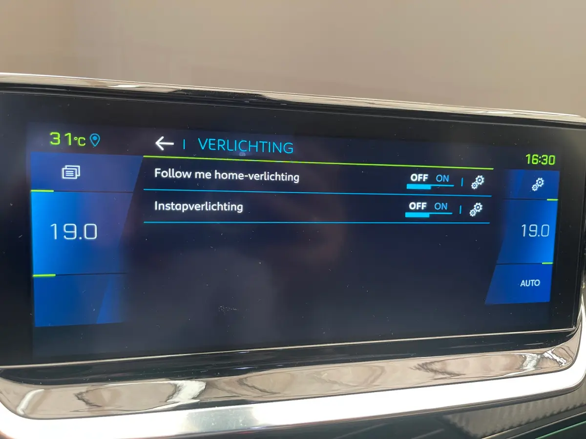 EV GT 350 50 kWh Panorama Dak | Leder/Alcantara | Stoelverwarming | Parkeersensoren Rondom | Camera | Navigatie | Achteruitrijcamera | Airco (automatisch) | Cruise control adaptief met Stop&