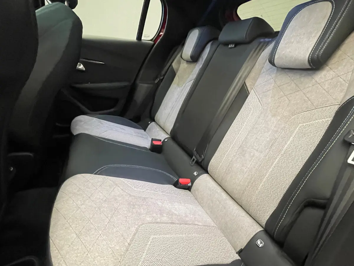 EV GT 350 50 kWh Panorama Dak | Leder/Alcantara | Stoelverwarming | Parkeersensoren Rondom | Camera | Navigatie | Achteruitrijcamera | Airco (automatisch) | Cruise control adaptief met Stop&