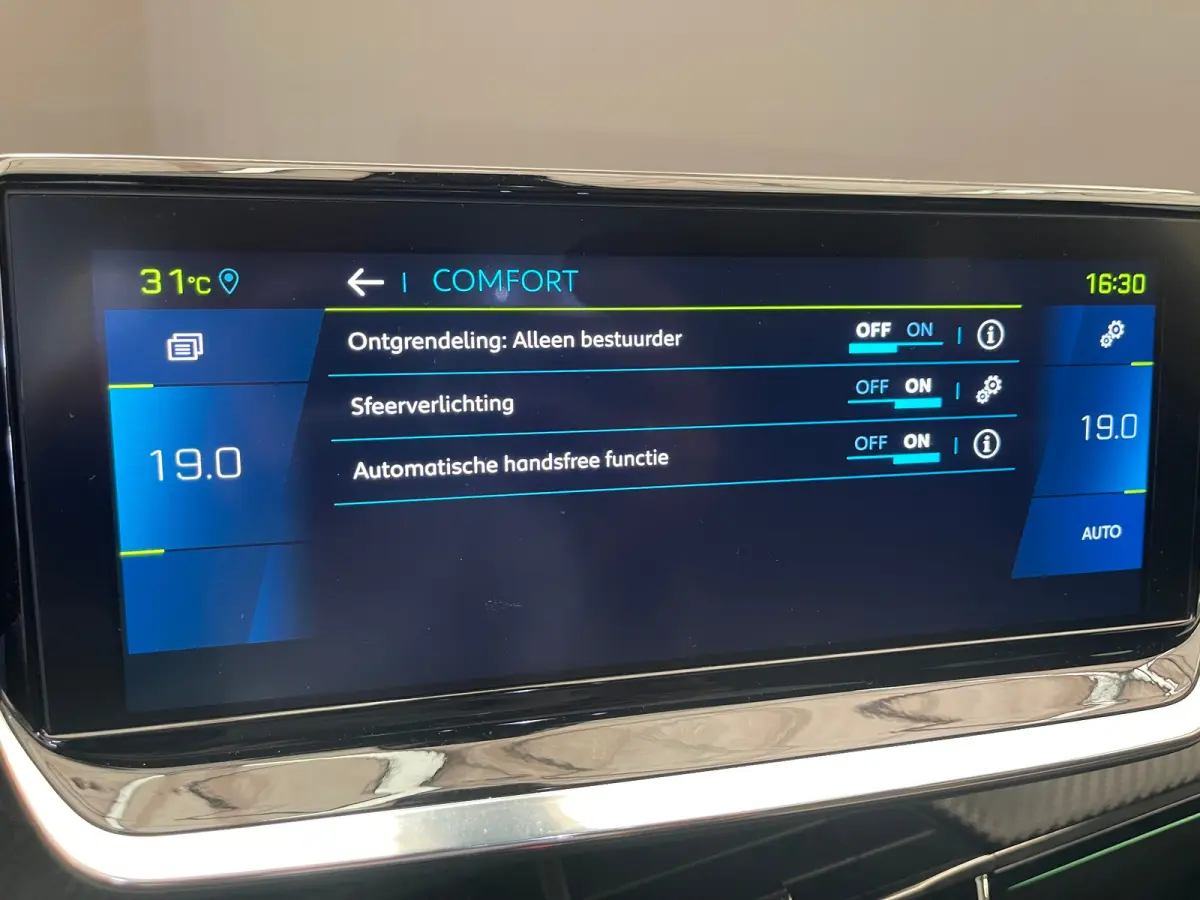 EV GT 350 50 kWh Panorama Dak | Leder/Alcantara | Stoelverwarming | Parkeersensoren Rondom | Camera | Navigatie | Achteruitrijcamera | Airco (automatisch) | Cruise control adaptief met Stop&