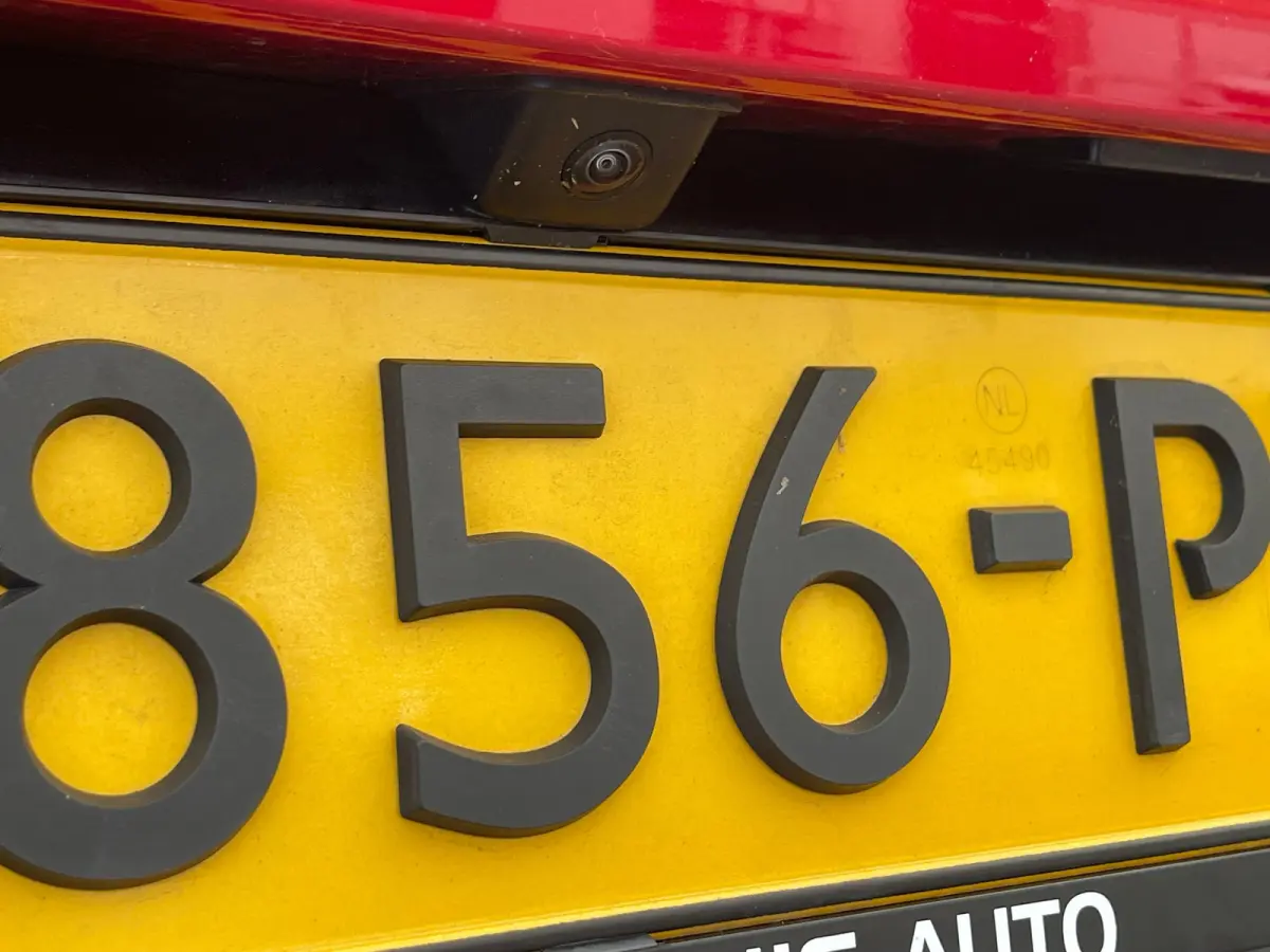 EV GT 350 50 kWh Panorama Dak | Leder/Alcantara | Stoelverwarming | Parkeersensoren Rondom | Camera | Navigatie | Achteruitrijcamera | Airco (automatisch) | Cruise control adaptief met Stop&