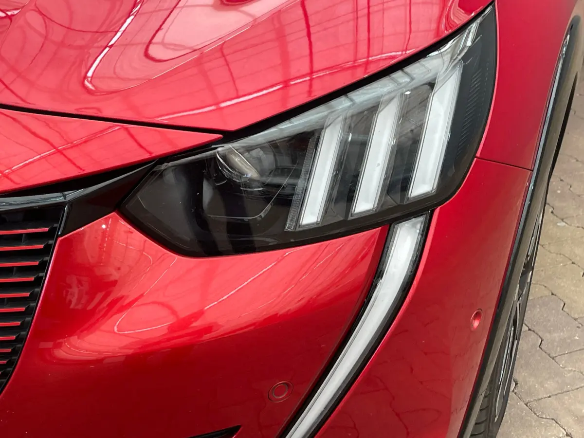 EV GT 350 50 kWh Panorama Dak | Leder/Alcantara | Stoelverwarming | Parkeersensoren Rondom | Camera | Navigatie | Achteruitrijcamera | Airco (automatisch) | Cruise control adaptief met Stop&
