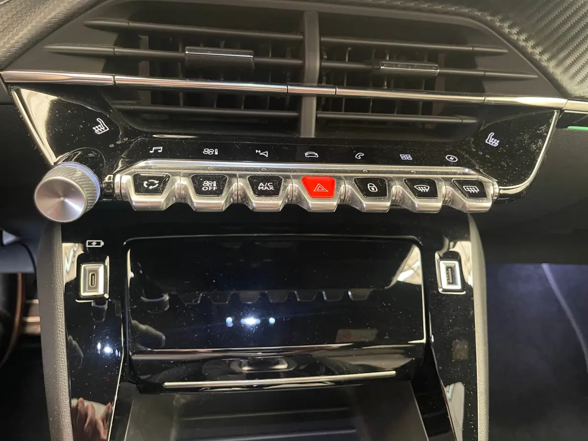 EV GT 350 50 kWh Panorama Dak | Leder/Alcantara | Stoelverwarming | Parkeersensoren Rondom | Camera | Navigatie | Achteruitrijcamera | Airco (automatisch) | Cruise control adaptief met Stop&
