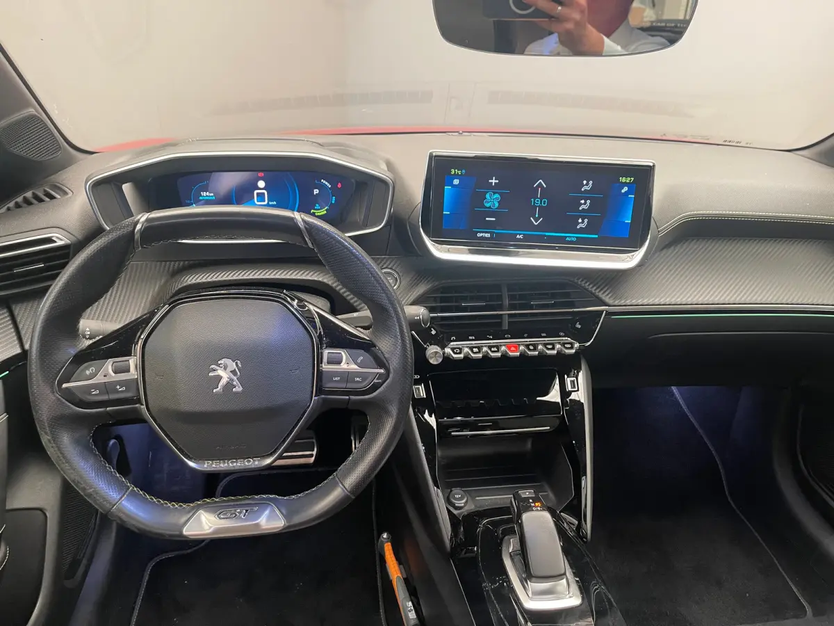 EV GT 350 50 kWh Panorama Dak | Leder/Alcantara | Stoelverwarming | Parkeersensoren Rondom | Camera | Navigatie | Achteruitrijcamera | Airco (automatisch) | Cruise control adaptief met Stop&