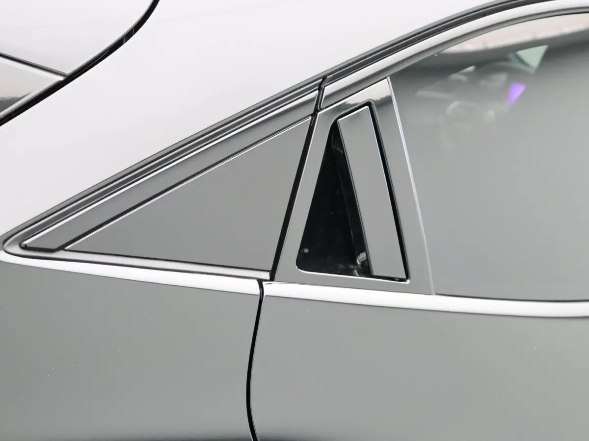 TCe 115pk techno | Vijf jaar garantie | Stoelverwarming | 18" LMV | Blind spot warning |