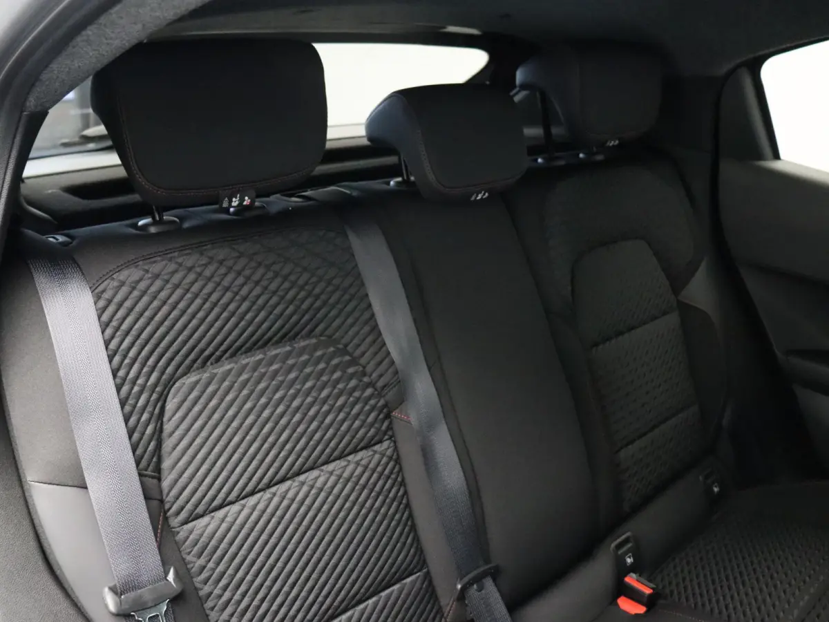 TCe 115pk techno | Vijf jaar garantie | Stoelverwarming | 18" LMV | Blind spot warning |