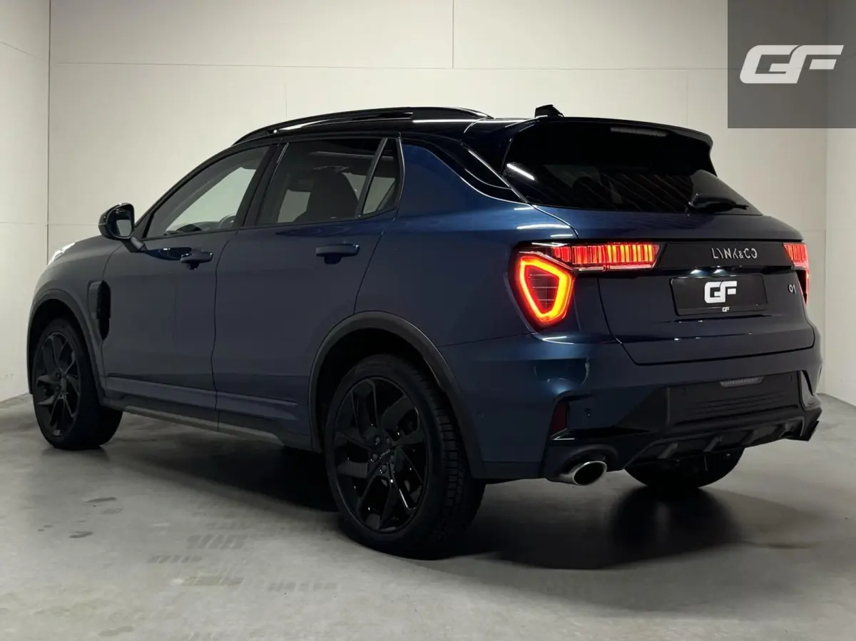 1.5 Plug-in Black Edition Pano Sfeer. CarPlay 360°