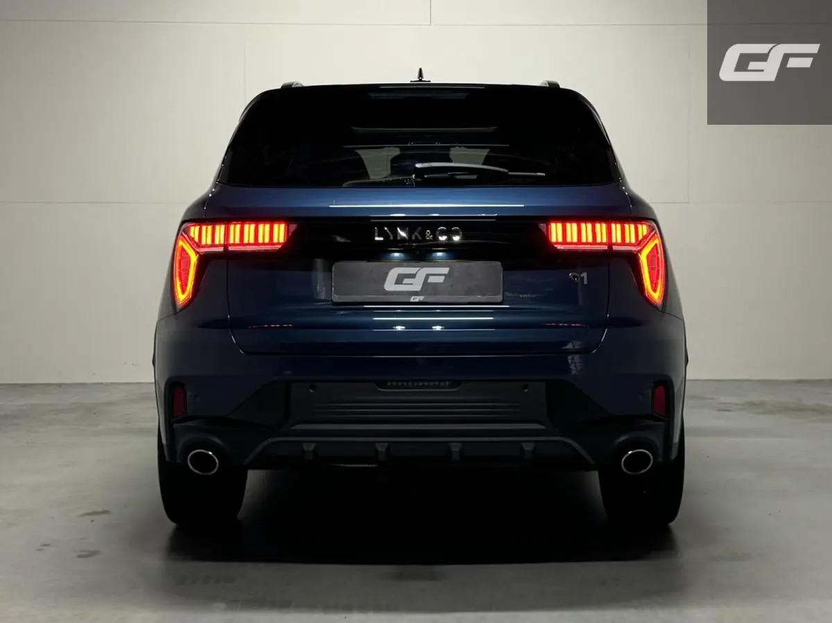 1.5 Plug-in Black Edition Pano Sfeer. CarPlay 360°