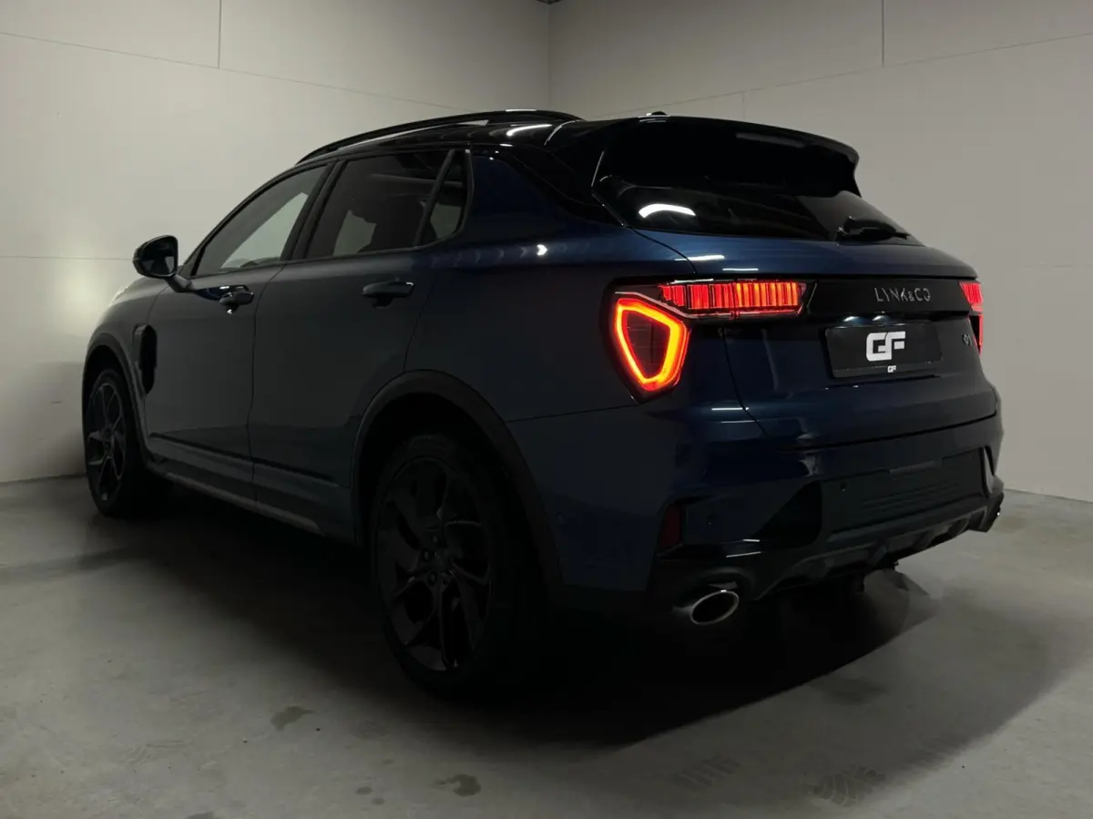 1.5 Plug-in Black Edition Pano Sfeer. CarPlay 360°