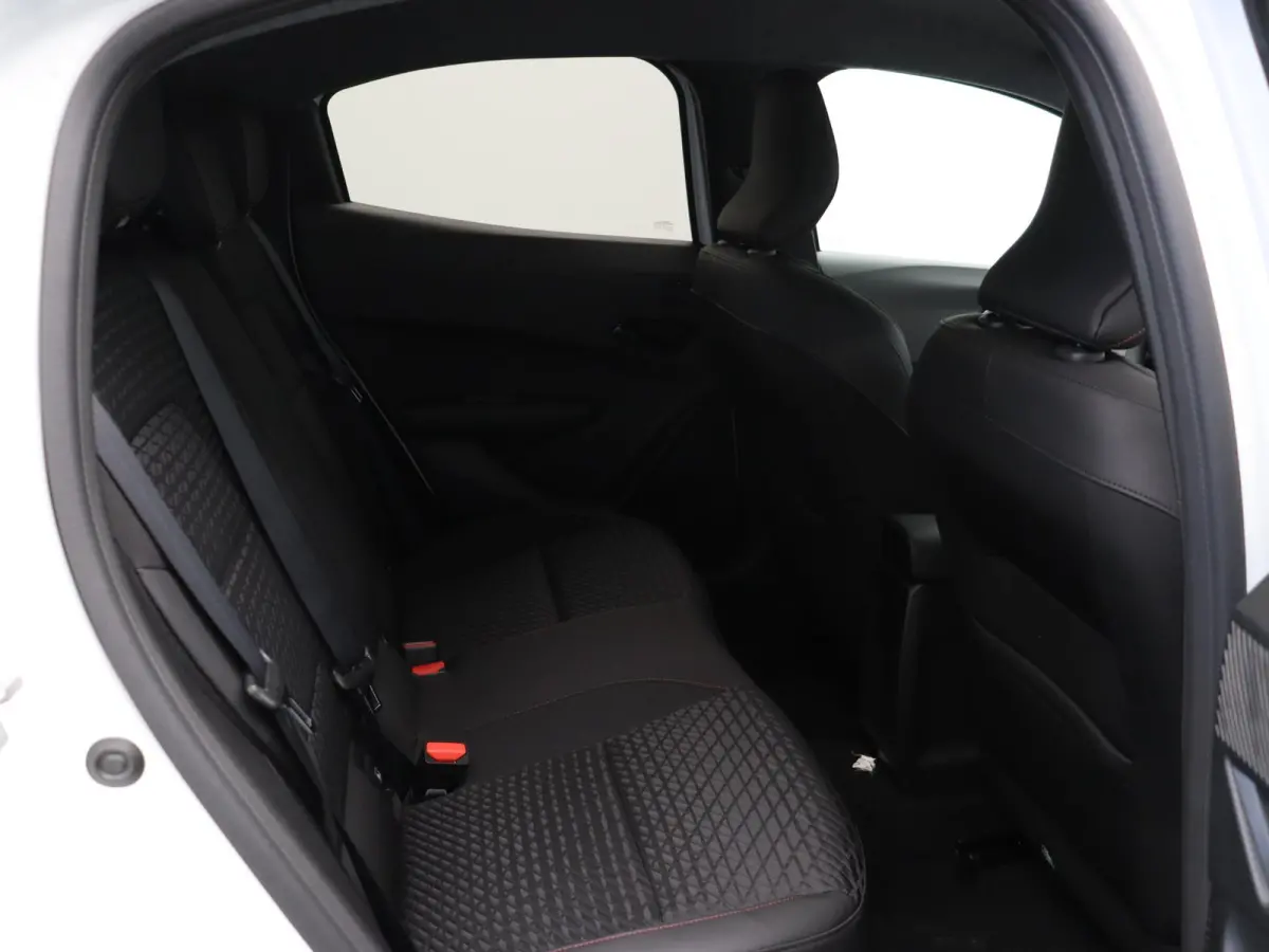 TCe 115pk techno | Vijf jaar garantie | Stoelverwarming | 18" LMV | Blind spot warning |