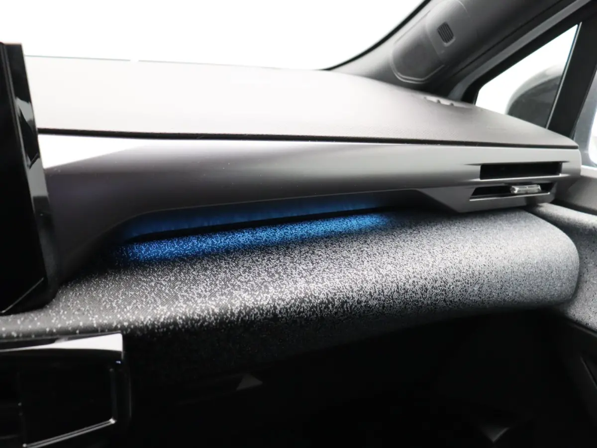 TCe 115pk techno | Vijf jaar garantie | Stoelverwarming | 18" LMV | Blind spot warning |